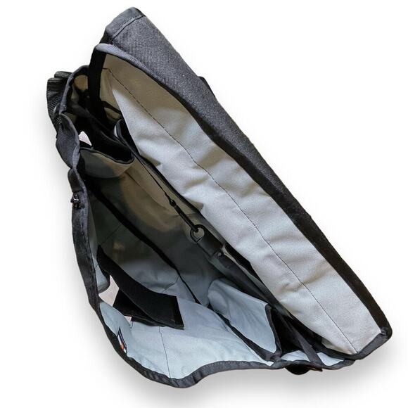 DADGEAR Courier Diaper Bag Messenger Crossbody Bag Black - Picture 8 of 13